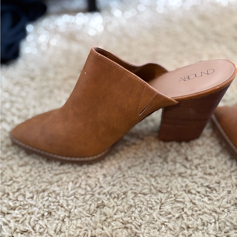 Nordstrom/Abound Tan Suede Mules with Block Heel